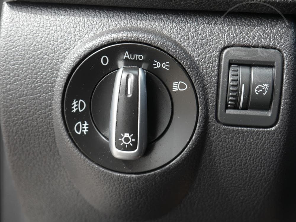 2012 Volkswagen TIGUAN - 14