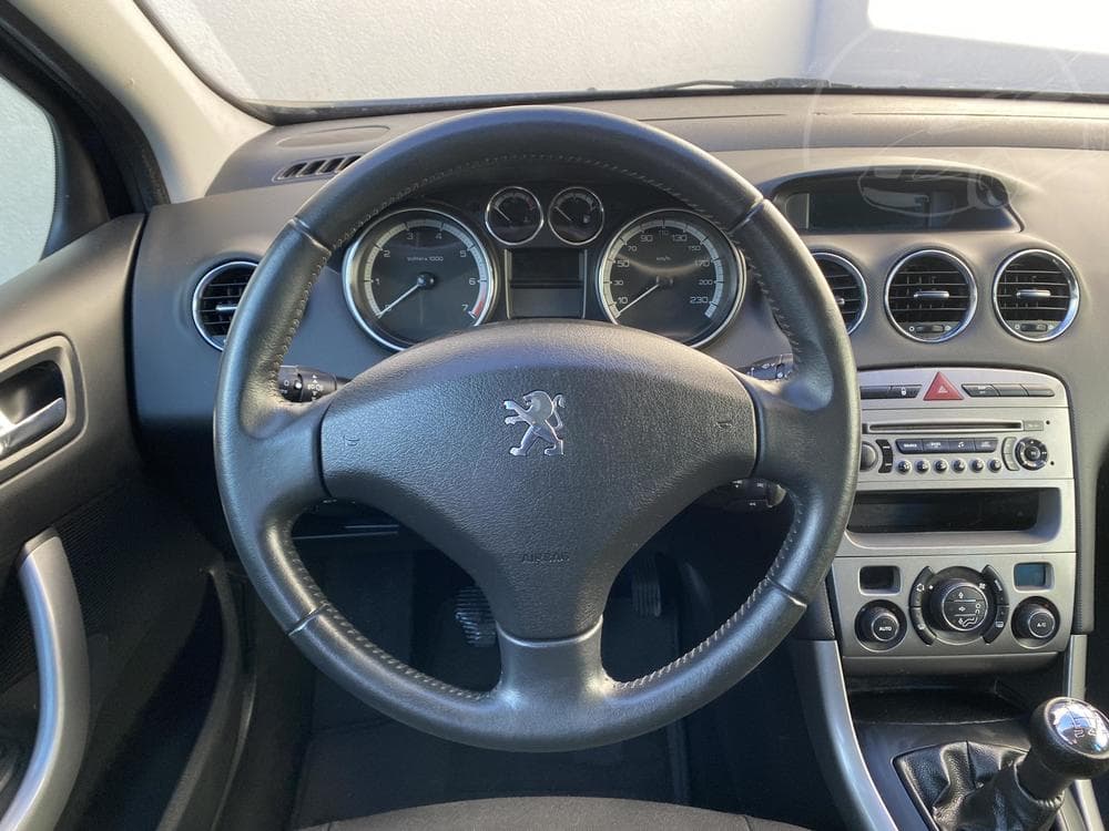 2011 Peugeot 308 - 11