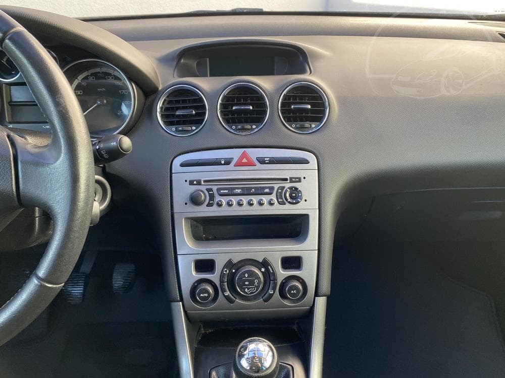 2011 Peugeot 308 - 12