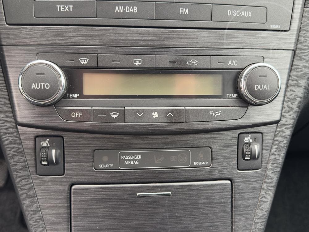 2012 Toyota AVENSIS - 14