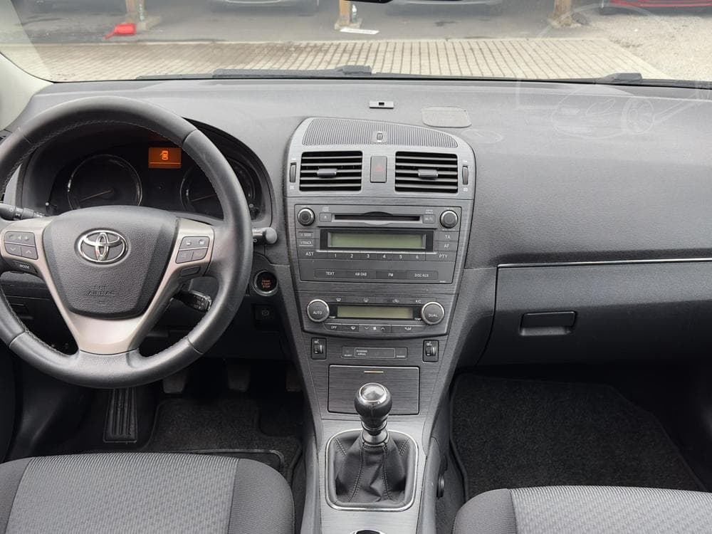 2012 Toyota AVENSIS - 8