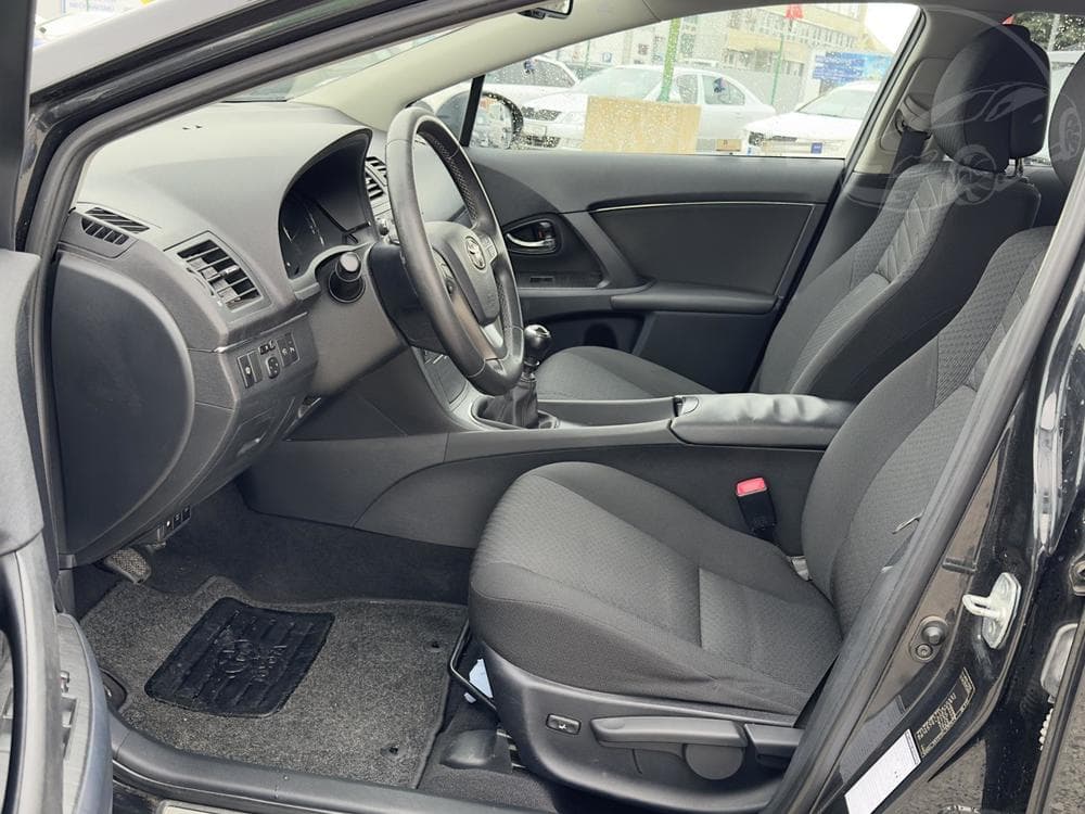 2012 Toyota AVENSIS - 9