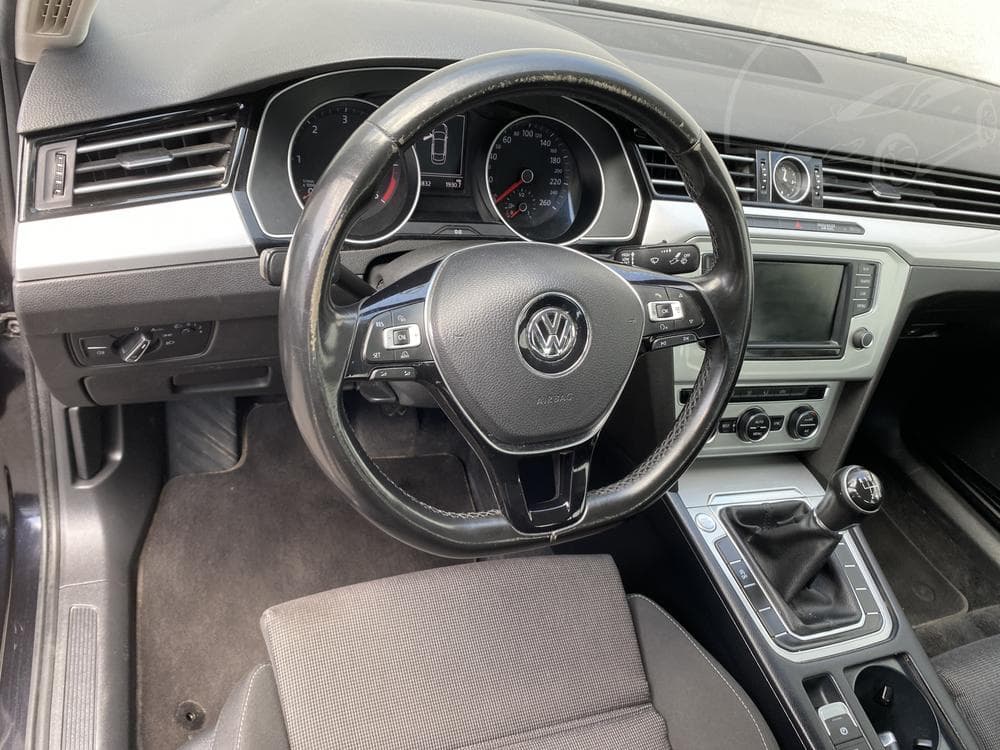 2015 Volkswagen PASSAT - 13