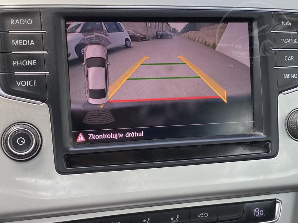 2015 Volkswagen PASSAT - 16