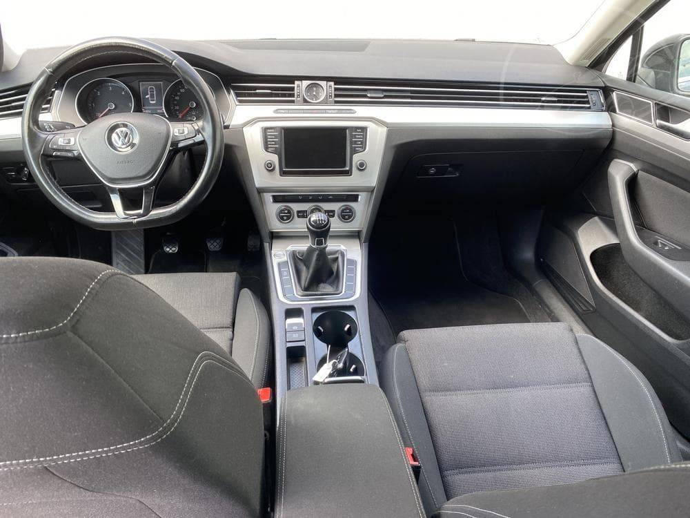 2015 Volkswagen PASSAT - 8