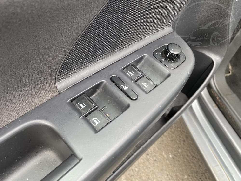 2008 Volkswagen GOLF - 34