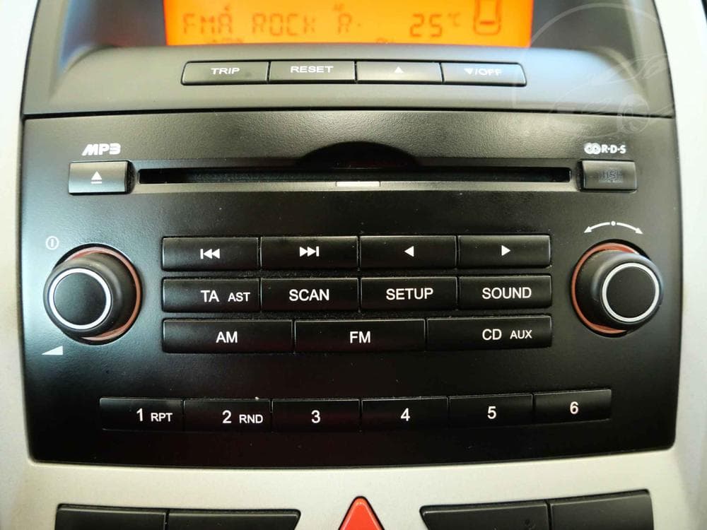 2010 Toyota AURIS - 18