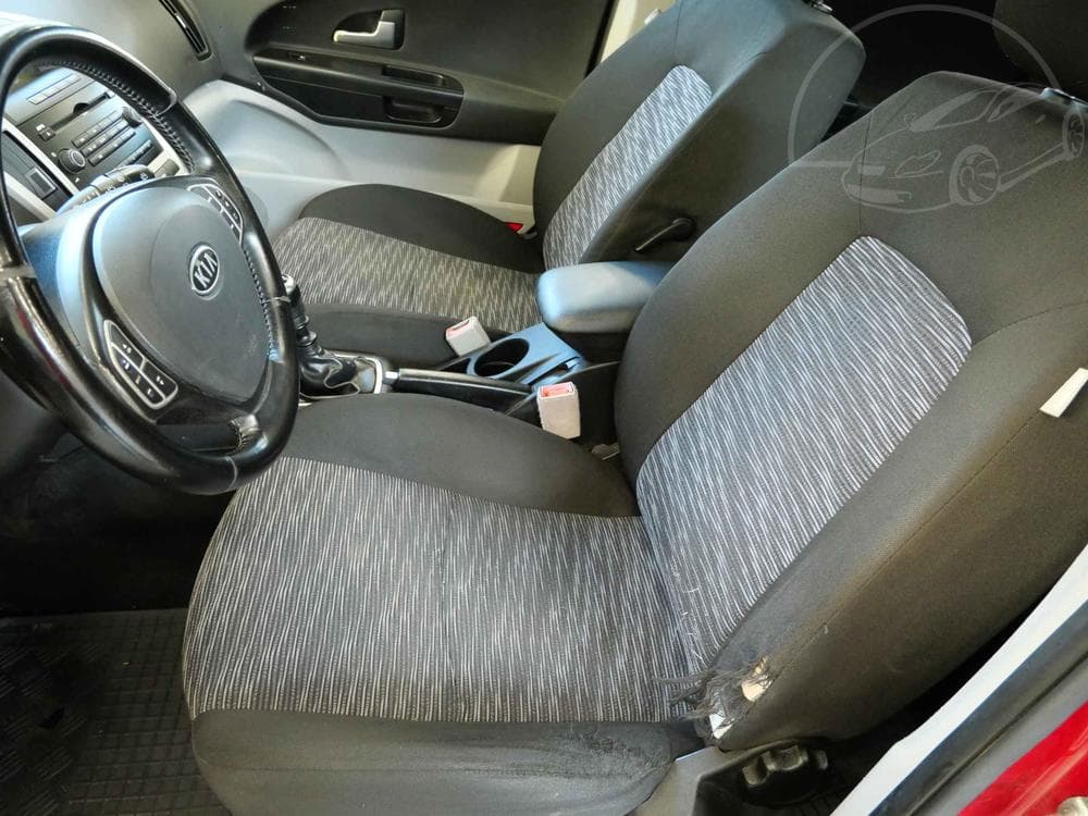 2010 Toyota AURIS - 9