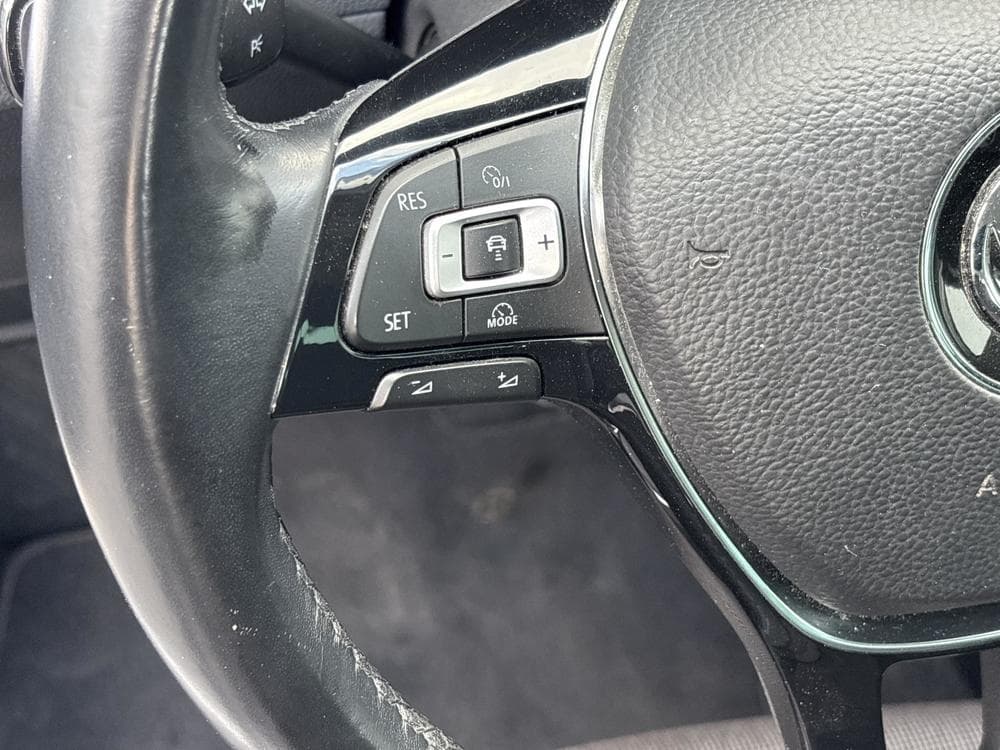 2018 Volkswagen PASSAT - 40