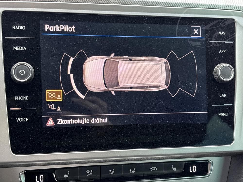2018 Volkswagen PASSAT - 49