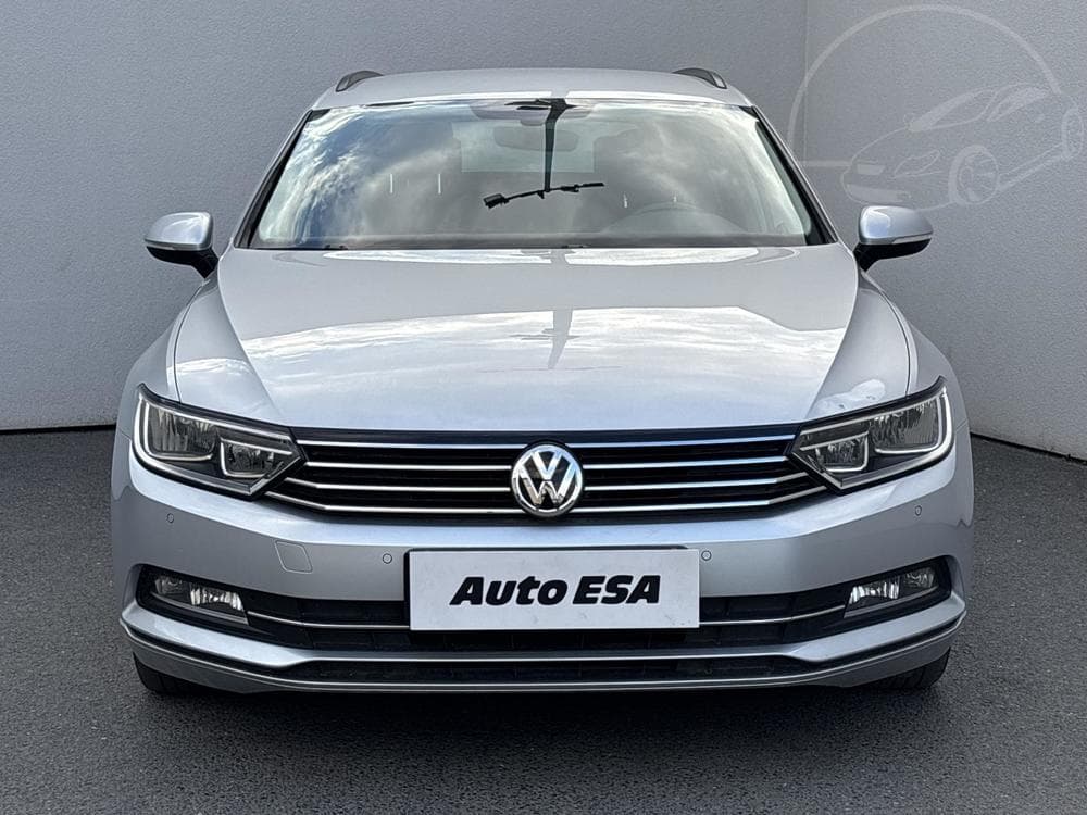 2018 Volkswagen PASSAT - 4