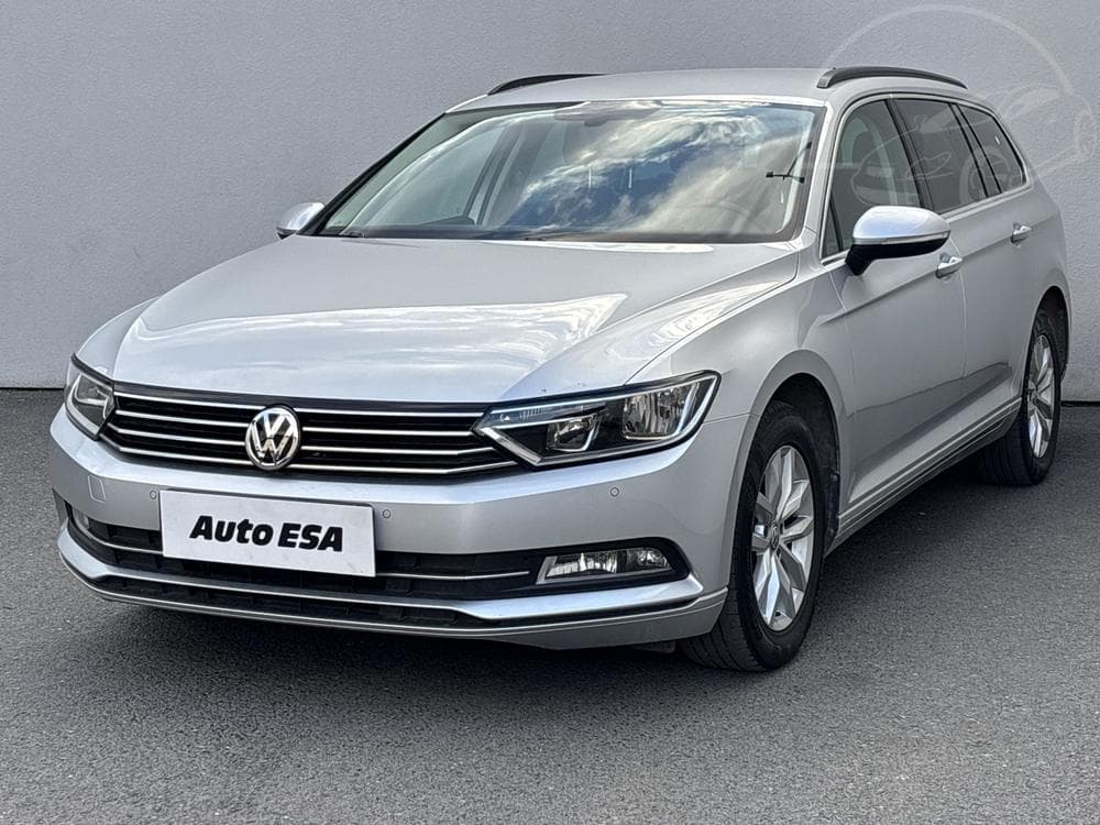 2018 Volkswagen PASSAT - 7