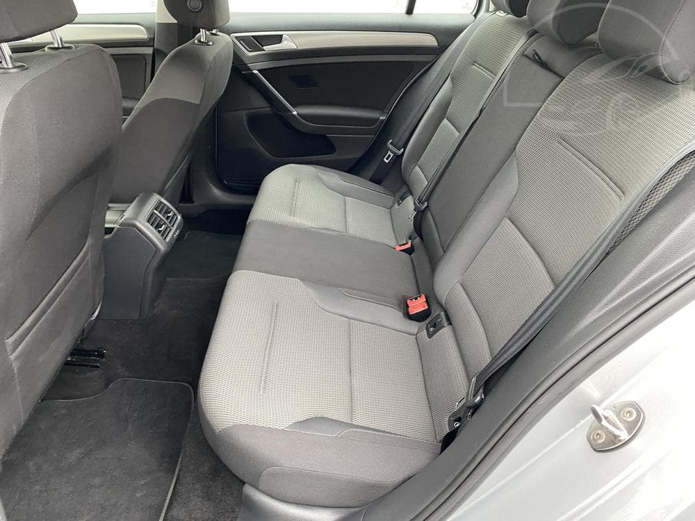 2014 Volkswagen Golf - 10