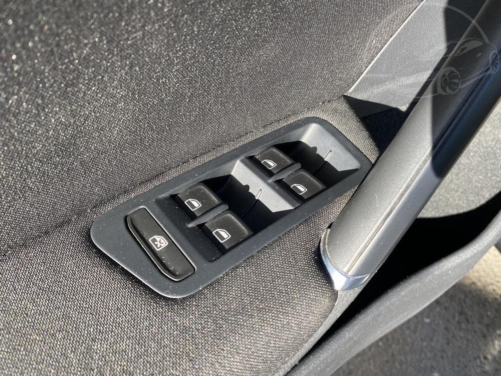 2013 Volkswagen Golf - 13