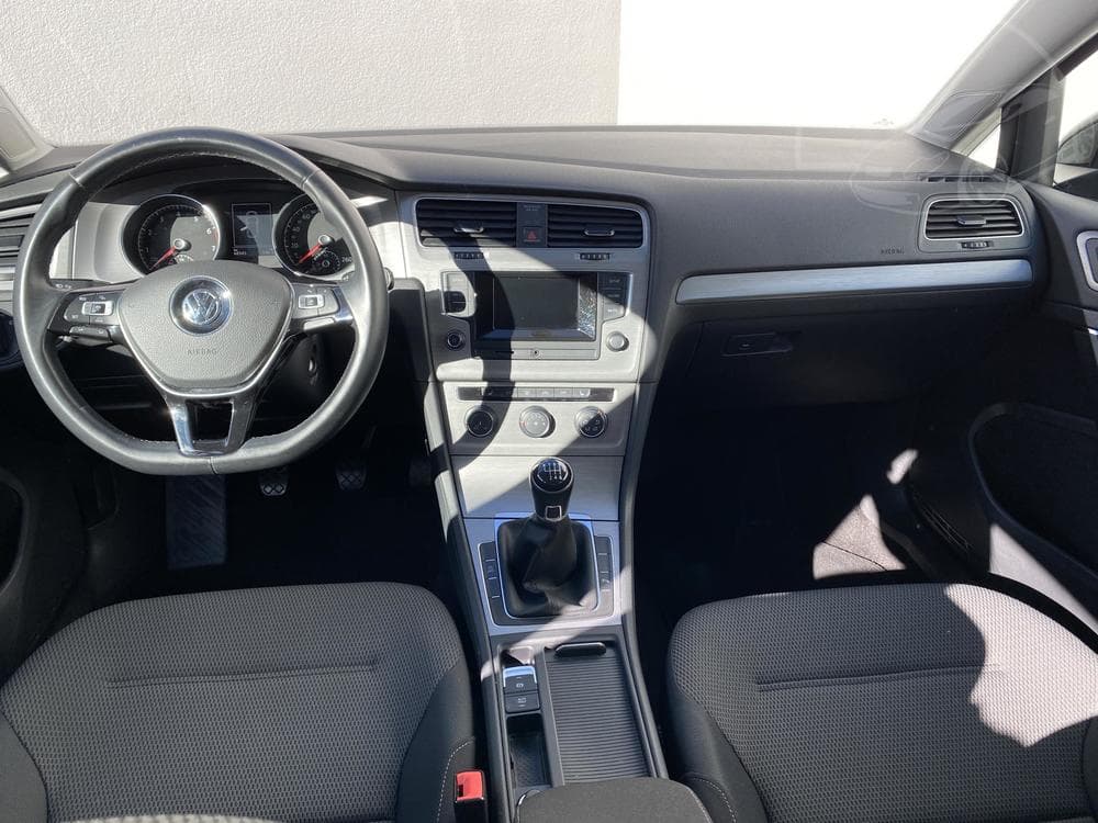 2013 Volkswagen Golf - 8