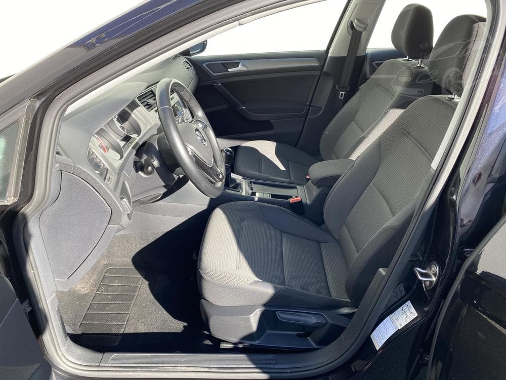 2013 Volkswagen Golf - 9