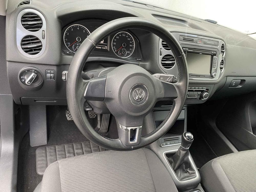 2011 Volkswagen TIGUAN - 12