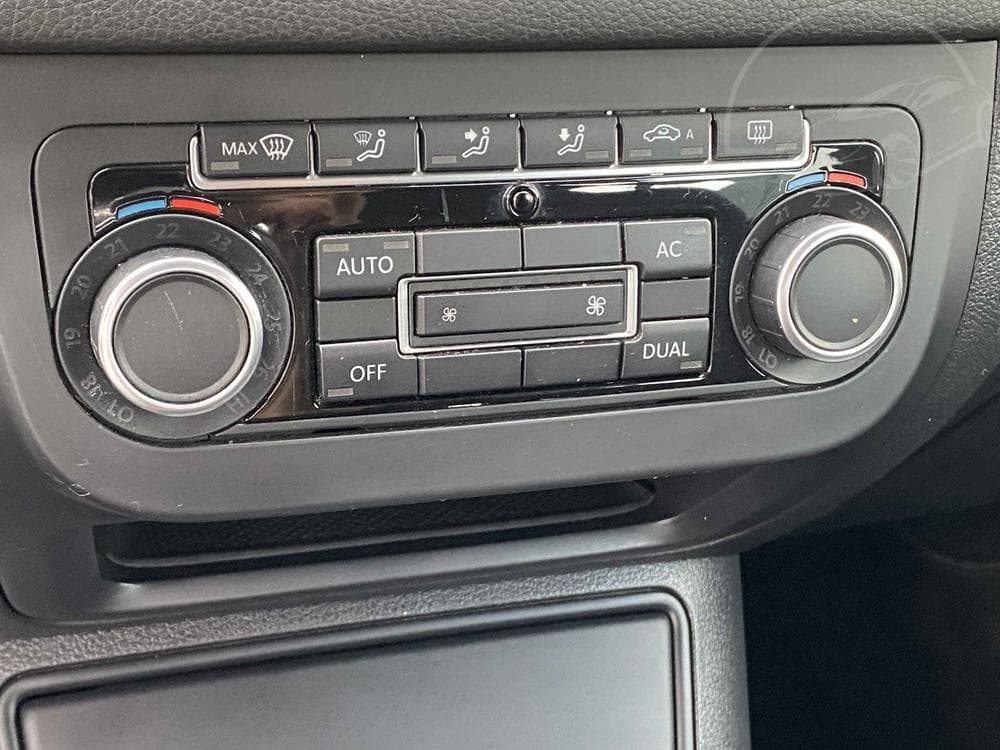 2011 Volkswagen TIGUAN - 14