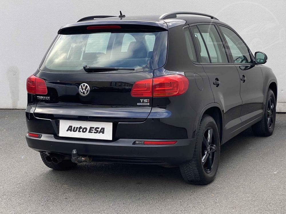 2011 Volkswagen TIGUAN - 4