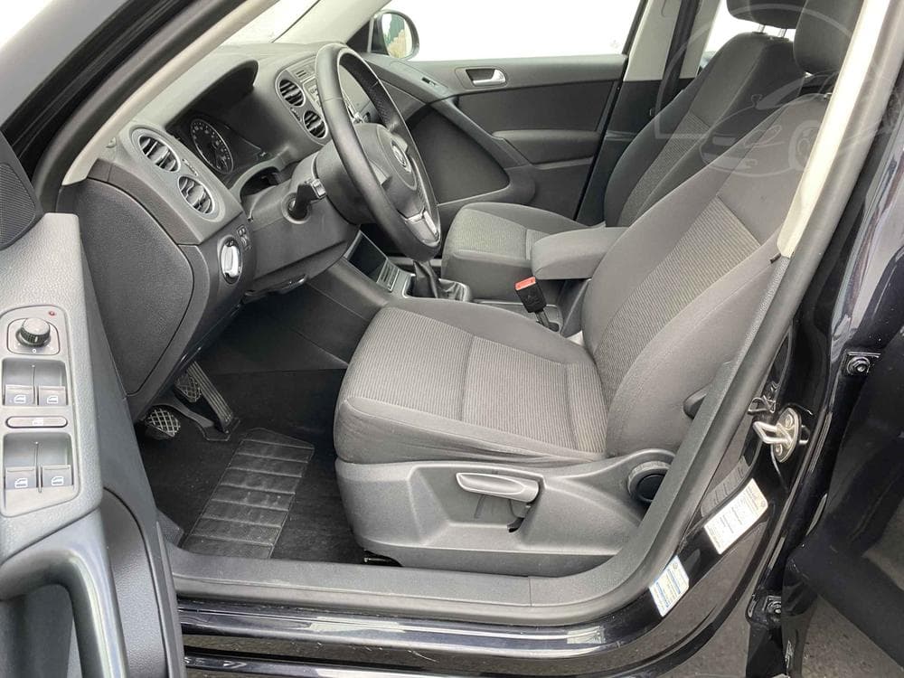 2011 Volkswagen TIGUAN - 9