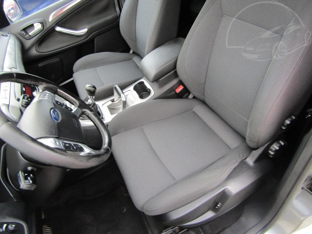 2010 Ford S-MAX - 9