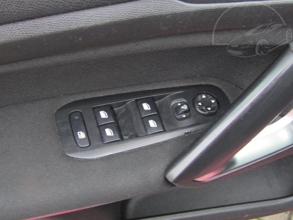 2014 Peugeot 308 - 11