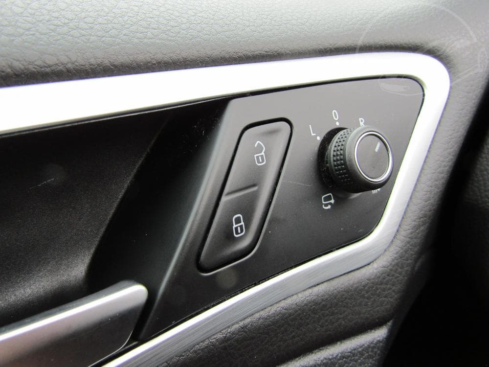 2014 Volkswagen Golf - 13