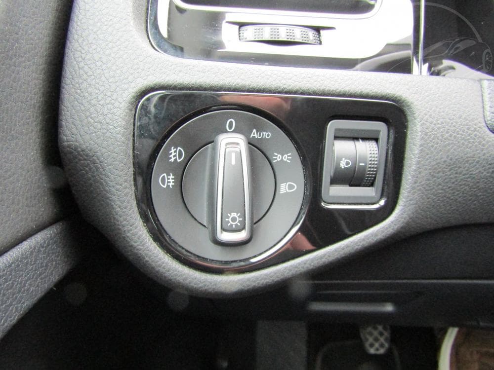 2014 Volkswagen Golf - 14