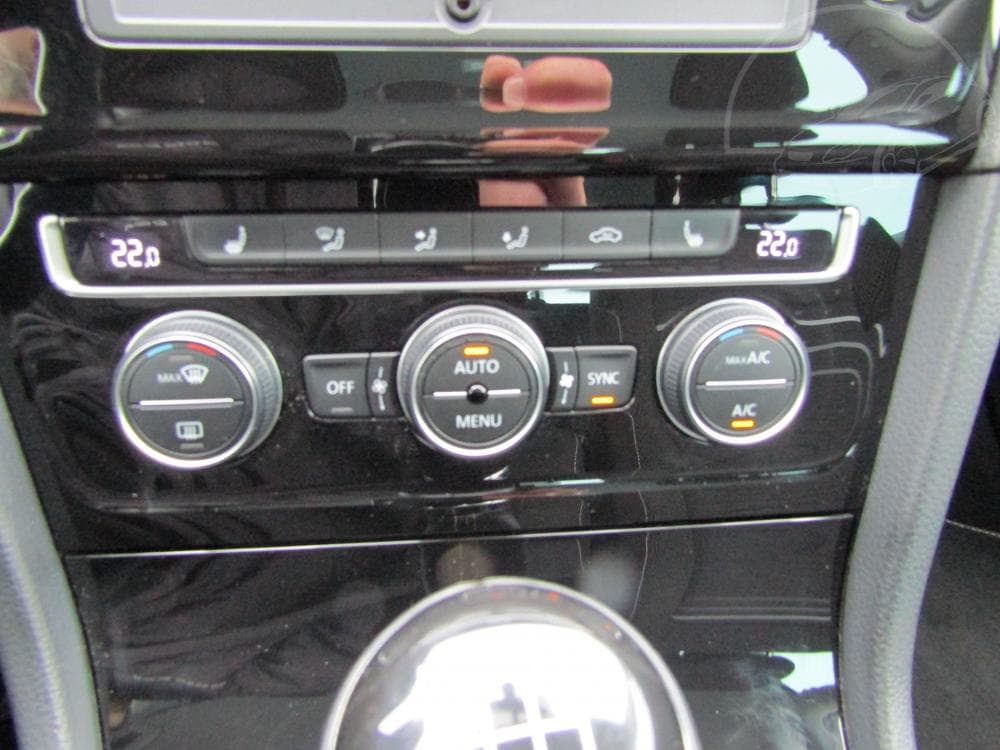 2014 Volkswagen Golf - 15