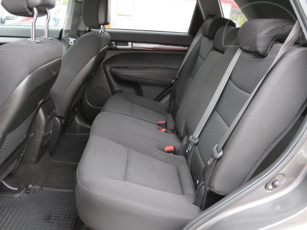 2015 Kia SORENTO - 28
