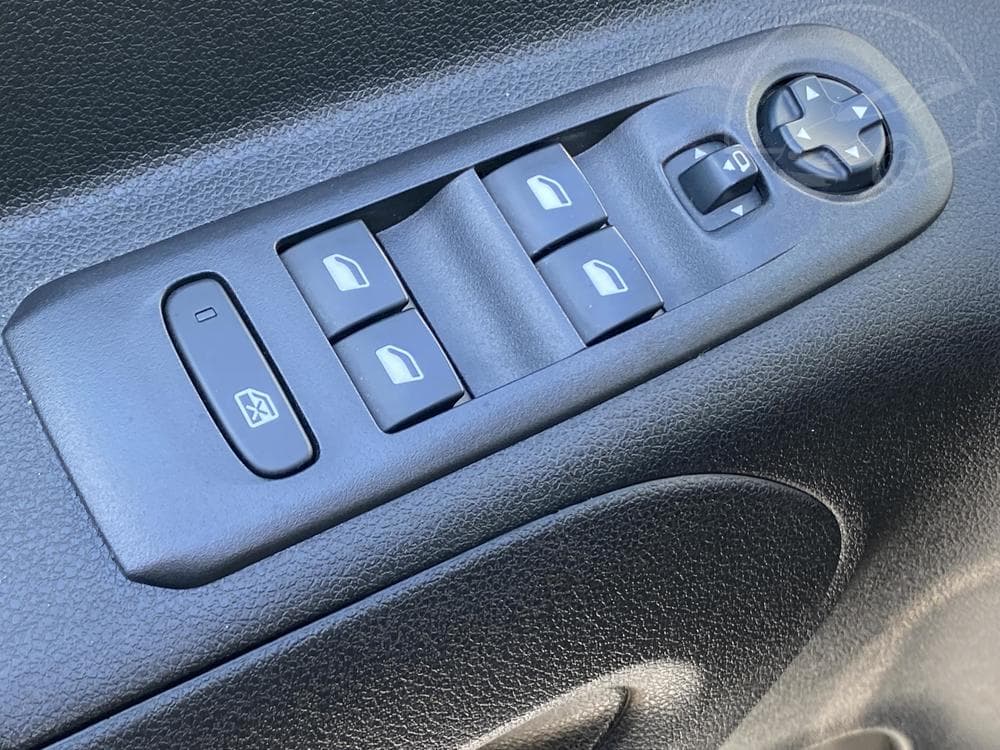 2018 Opel COMBO - 31