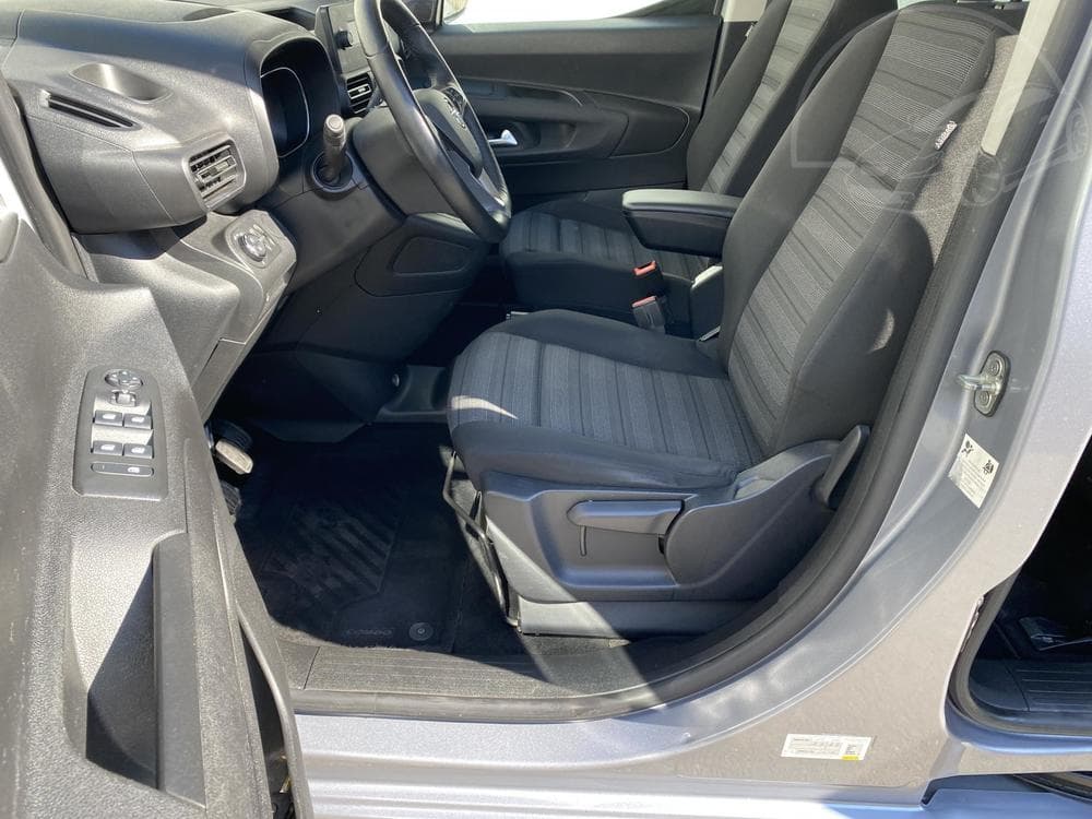 2018 Opel COMBO - 25