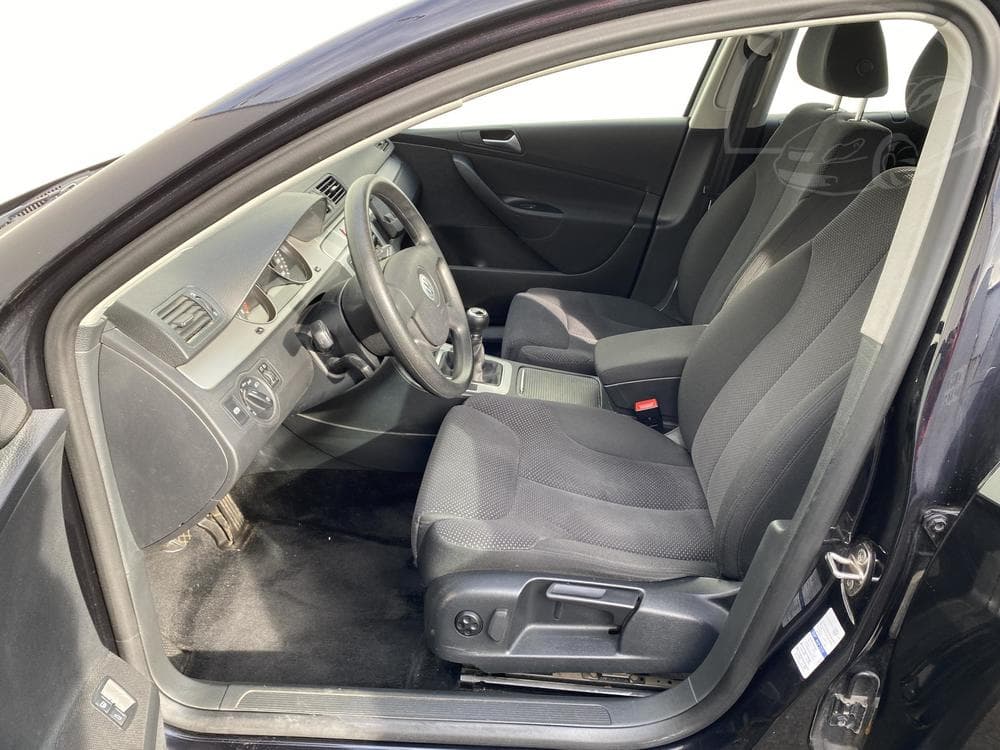 2009 Volkswagen PASSAT - 9