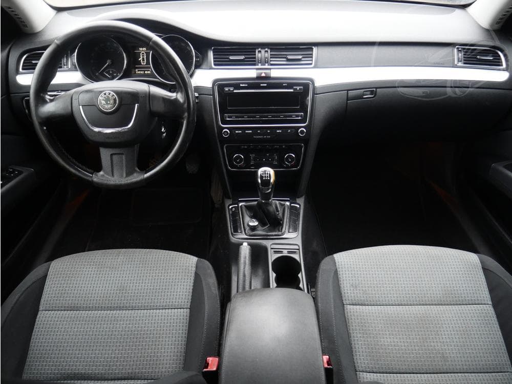 2010 Škoda SUPERB - 8