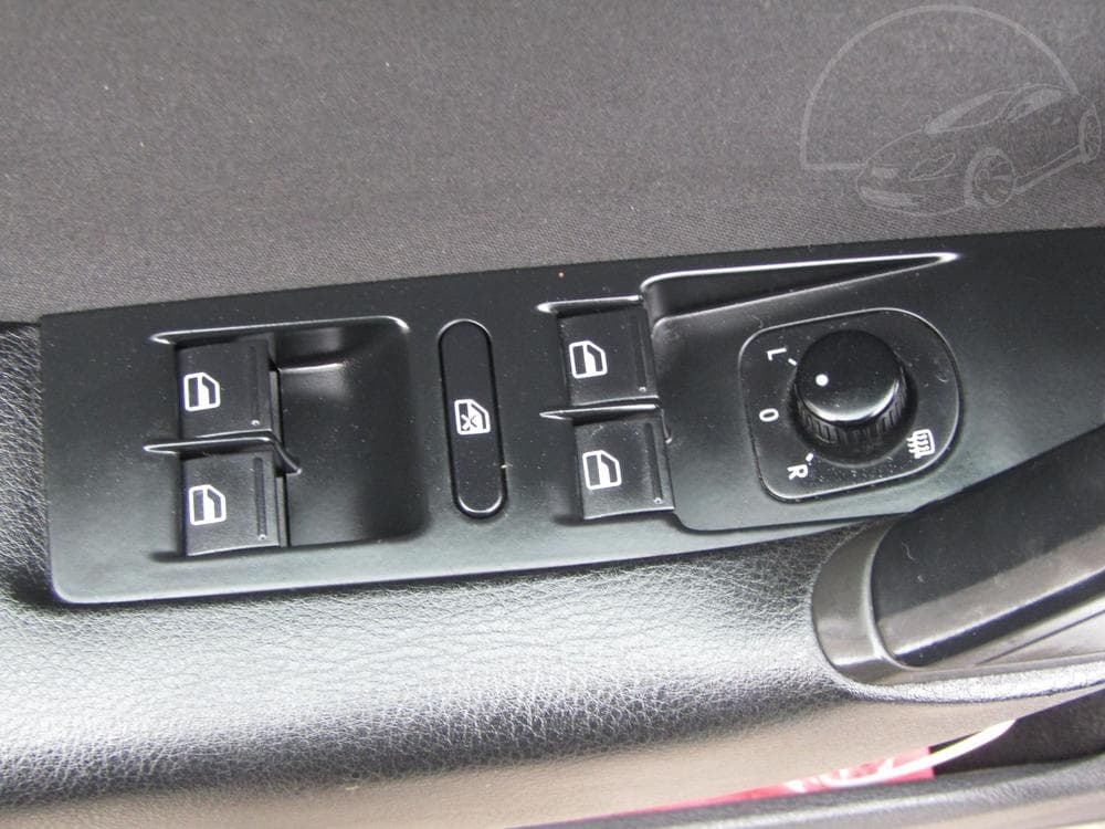 2011 Volkswagen PASSAT - 12
