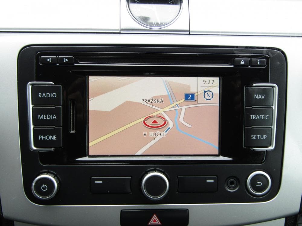 2011 Volkswagen PASSAT - 15