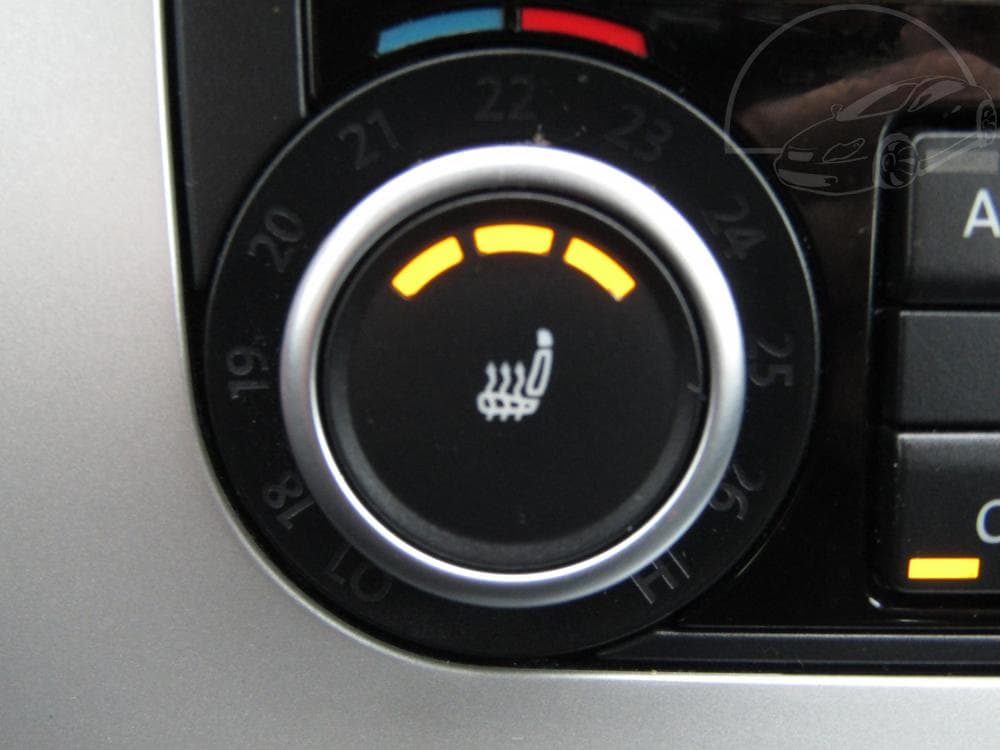 2011 Volkswagen PASSAT - 16