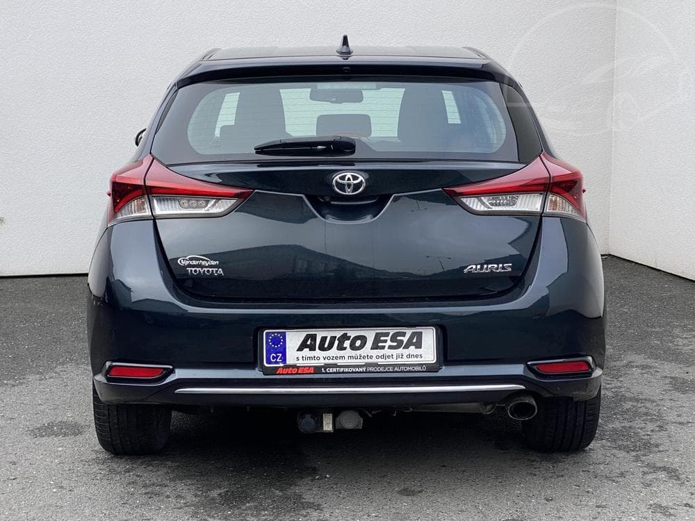 2015 Toyota AURIS - 5