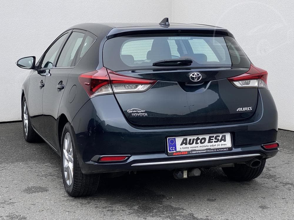 2015 Toyota AURIS - 6