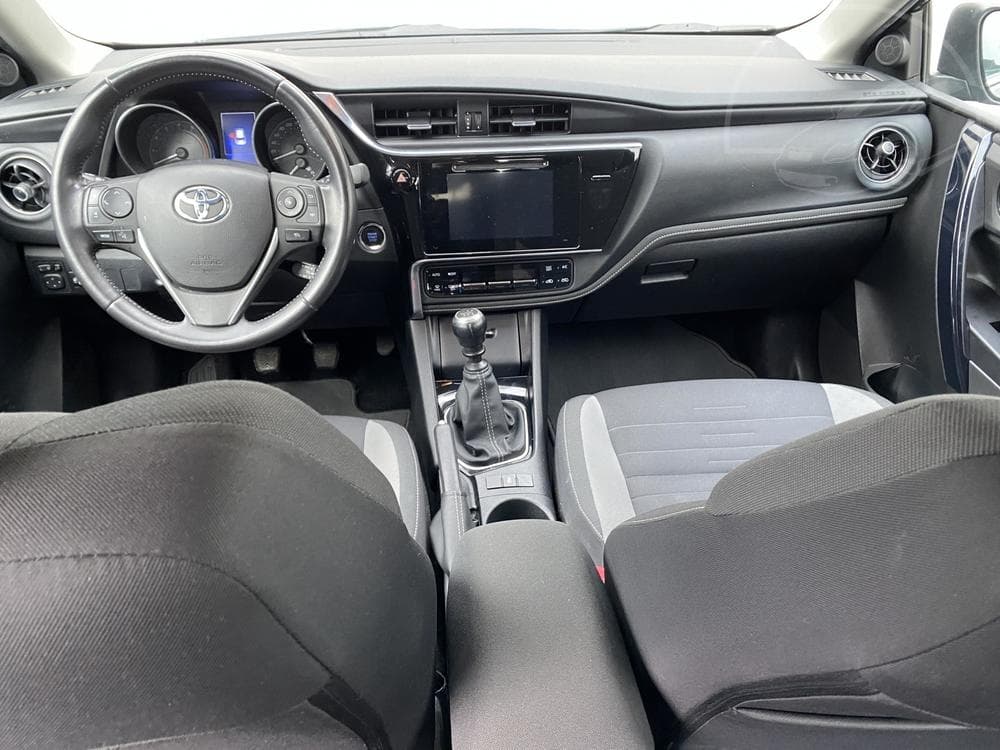 2015 Toyota AURIS - 8