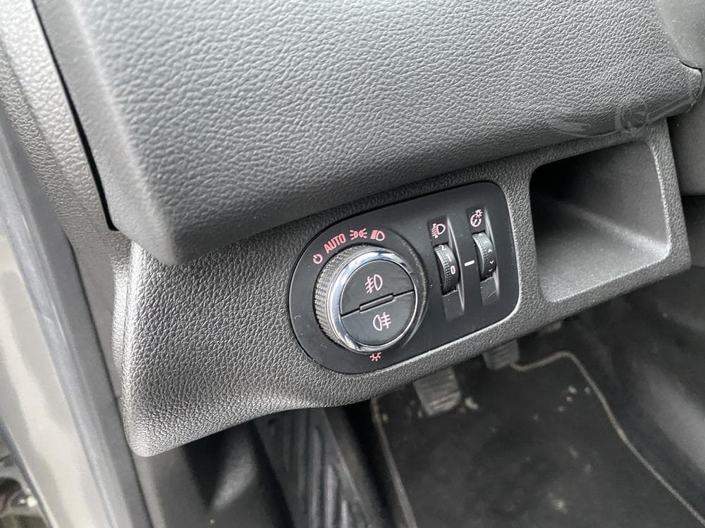2015 Opel MERIVA - 15