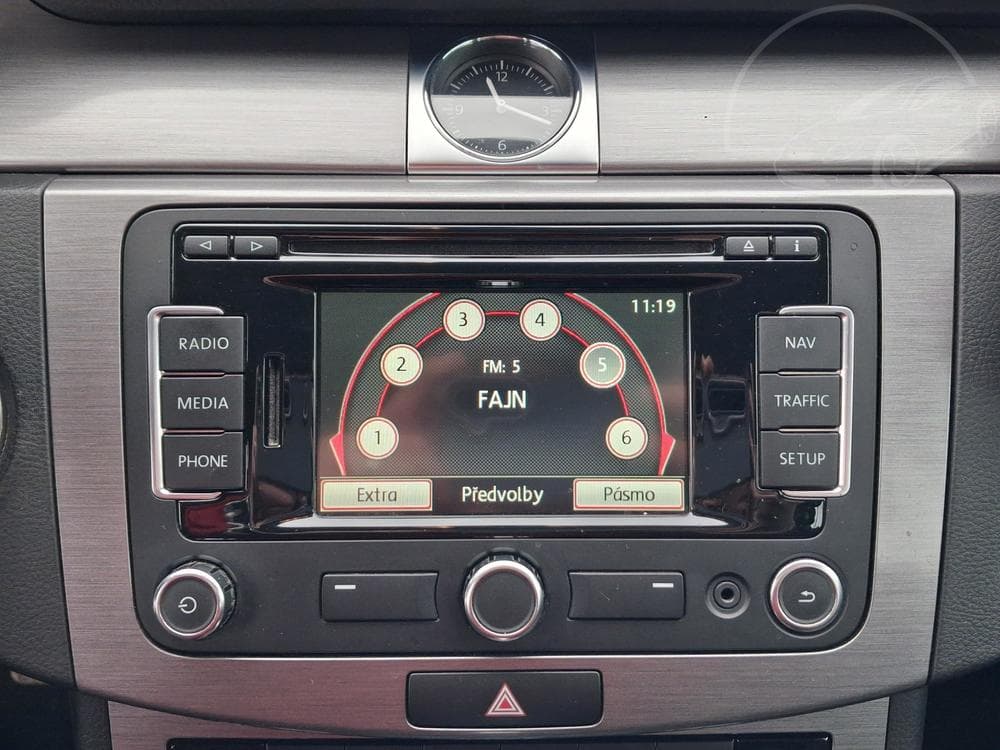 2012 Volkswagen PASSAT - 16