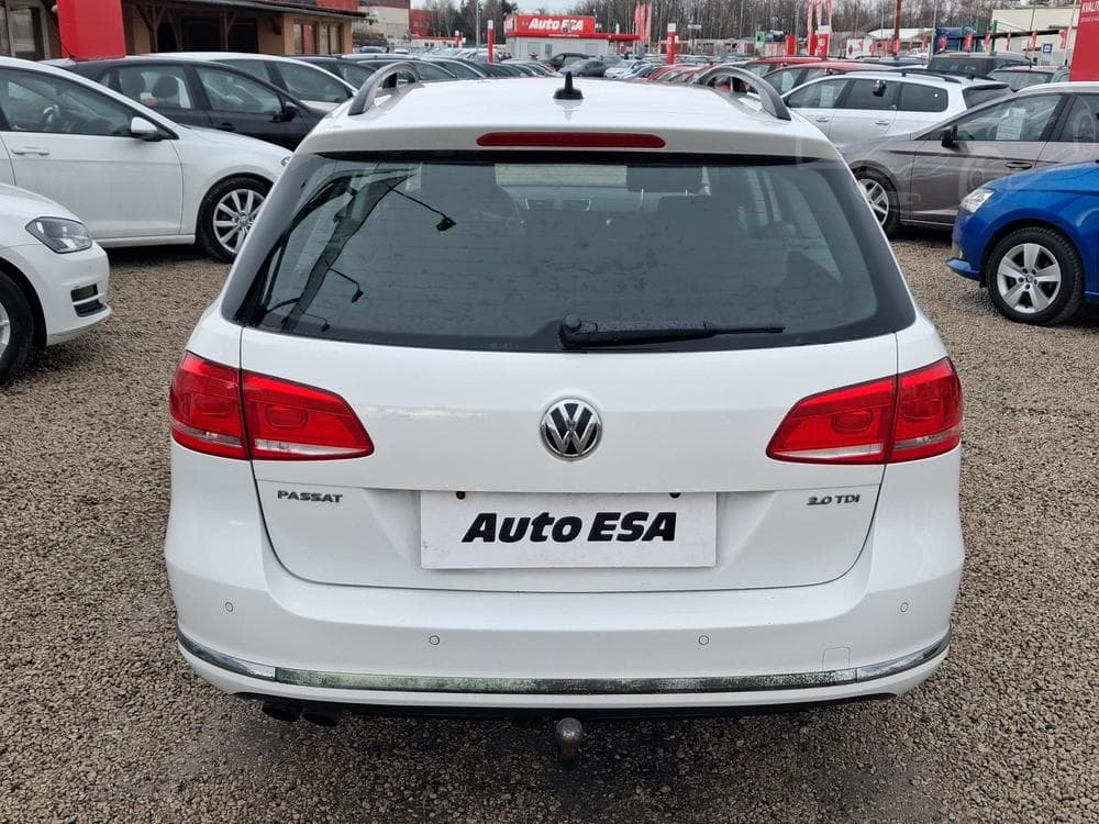 2012 Volkswagen PASSAT - 5
