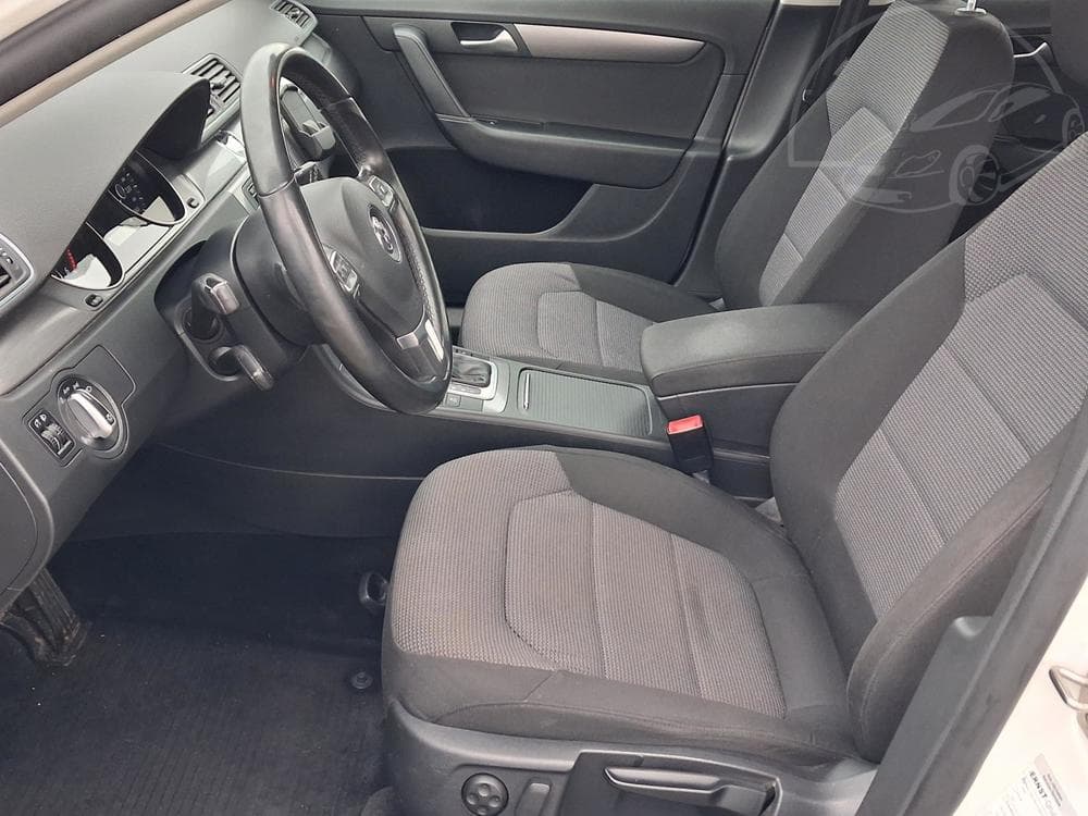 2012 Volkswagen PASSAT - 9