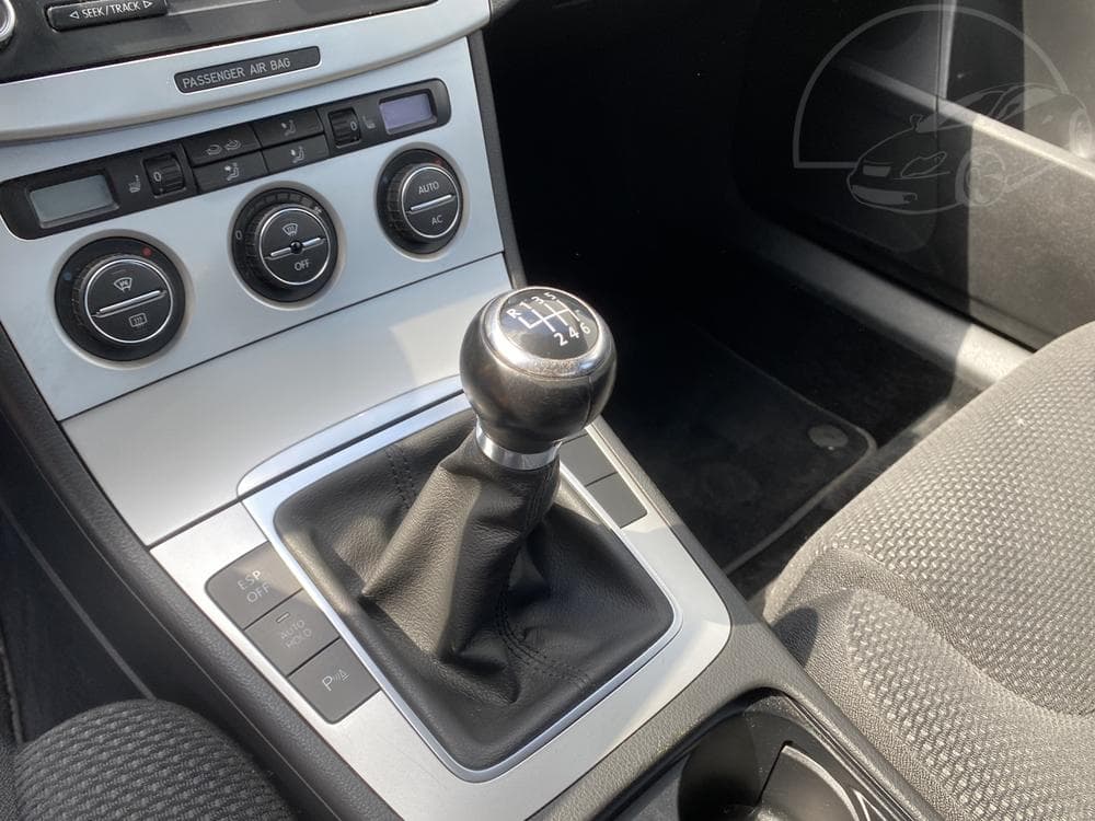 2009 Volkswagen PASSAT - 16