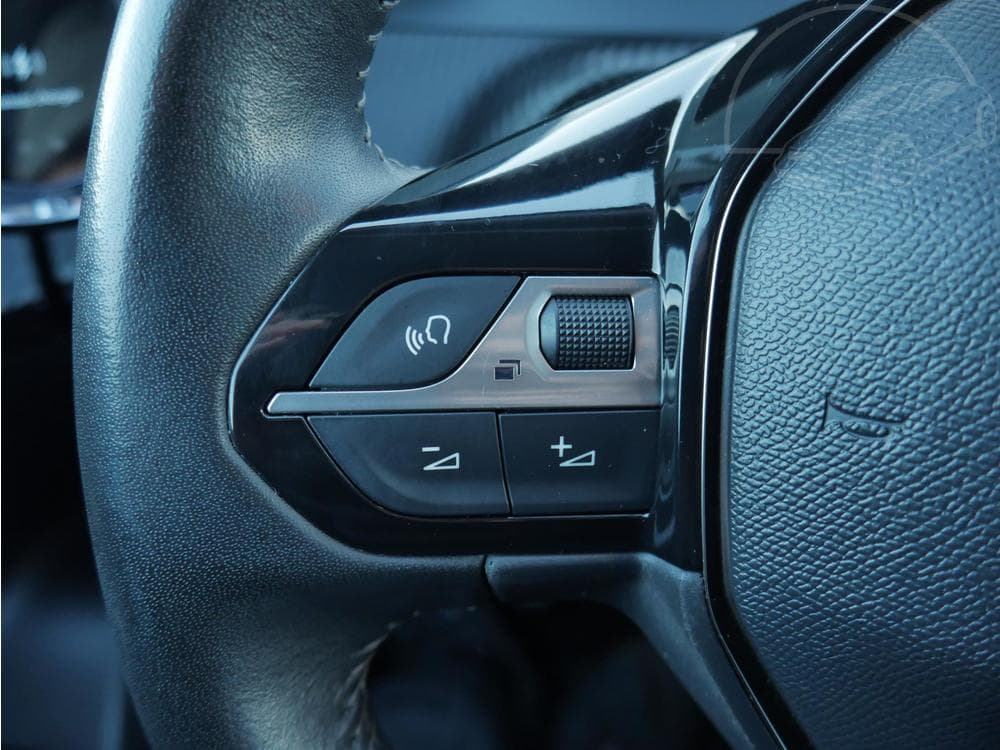 2021 Peugeot 2008 - 12