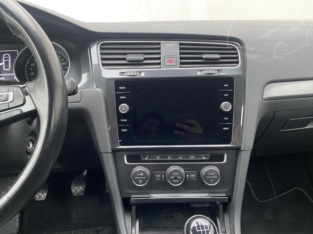 2018 Volkswagen Golf - 12