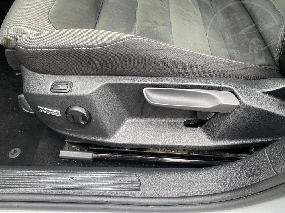 2018 Volkswagen Golf - 14