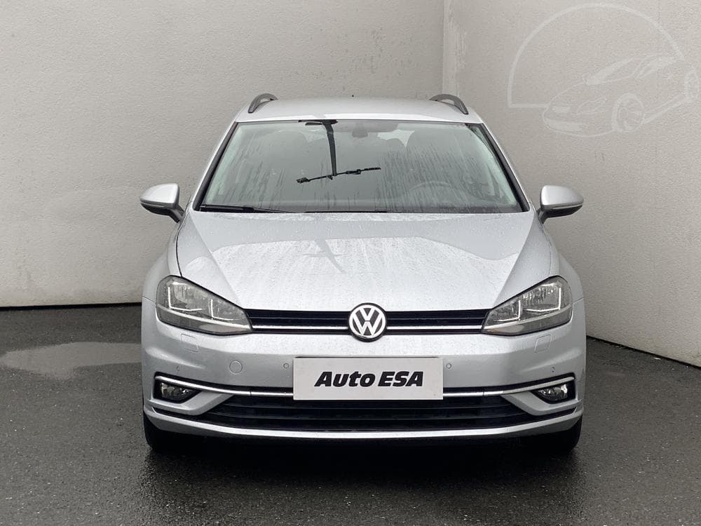 2018 Volkswagen Golf - 2