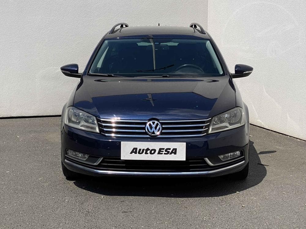 2011 Volkswagen PASSAT - 2